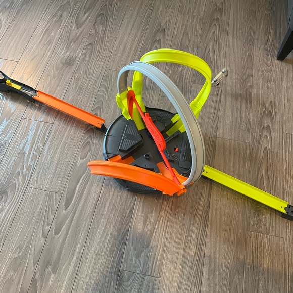 Hot Wheels Roto Revolution Track Set - Picture 3 of 9